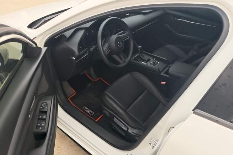 Used Mazda 3 Axela 2020 1.5L Automatic ZhiMei Edition Driver Seat