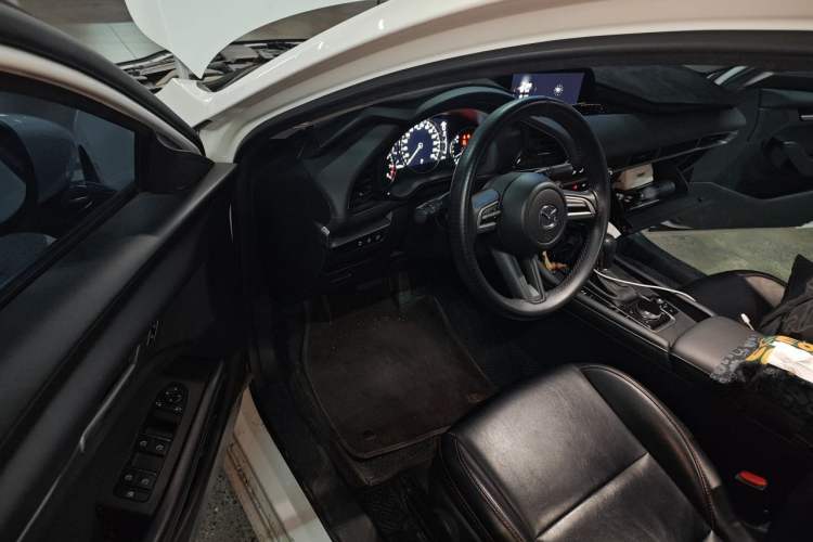 Used Mazda 3 Axela 2020 1.5L Automatic ZhiMei Edition Driver Seat