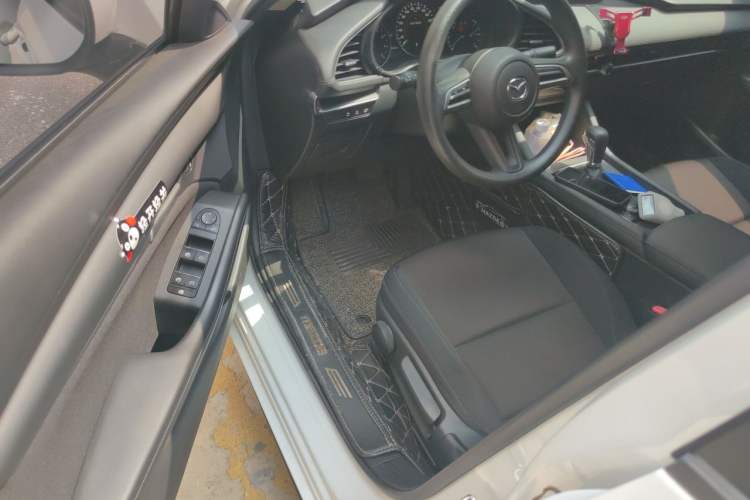 Used Mazda 3 Axela 2020 1.5L Automatic ZhiMei Edition Driver Seat