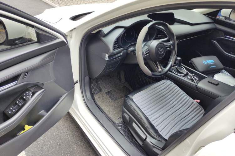 Used Mazda 3 Axela 2020 2.0L Automatic ZhiXuan Edition Driver Seat