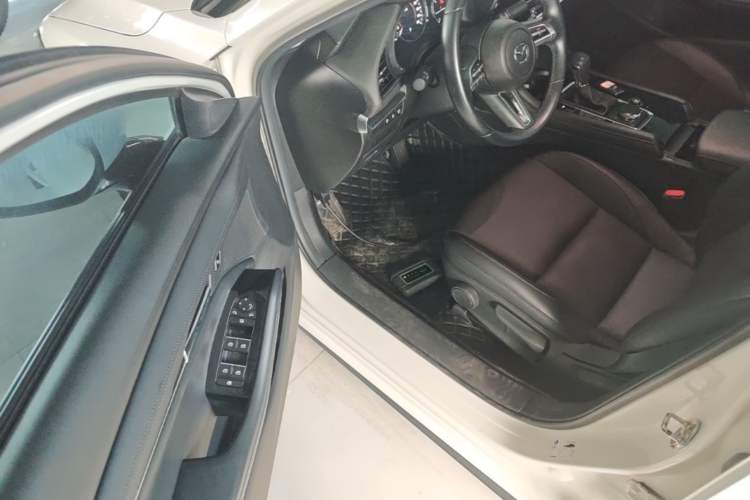 Used Mazda 3 Axela 2020 2.0L Automatic Zhiya Edition Driver Seat