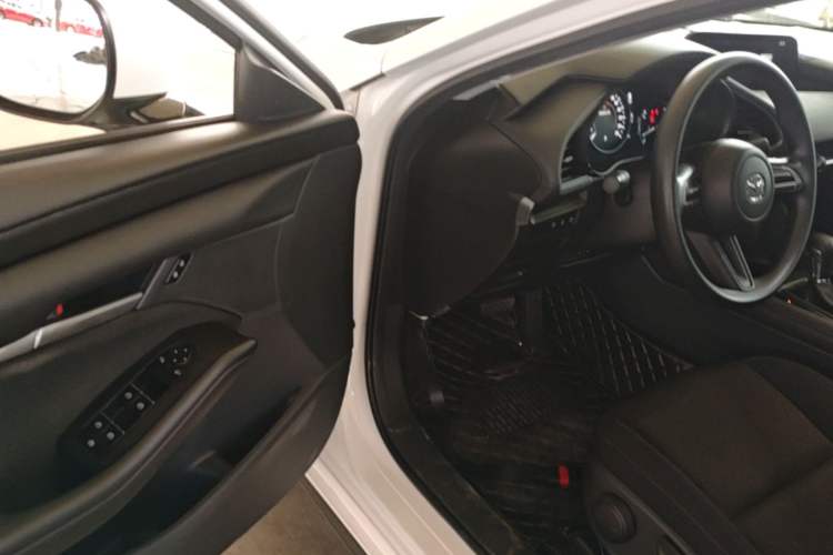 Used Mazda 3 Axela 2020 1.5L Automatic Zhiyue Sunroof Version Driver Seat
