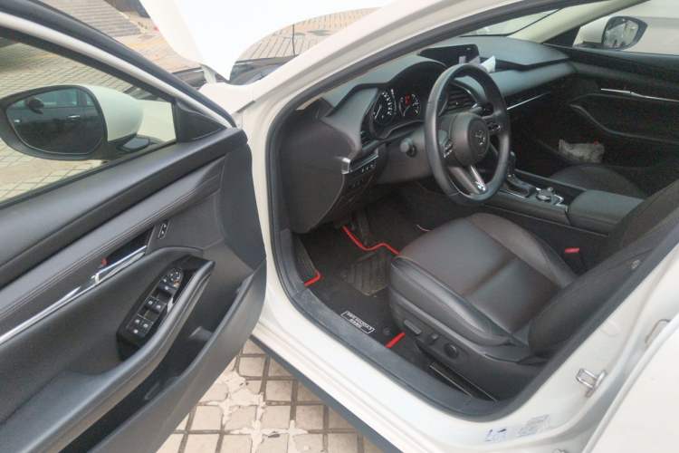 Used Mazda 3 Axela 2020 2.0L Automatic Zhiya Edition Driver Seat