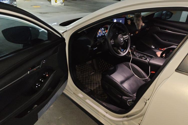Used Mazda 3 Axela 2020 1.5L Automatic ZhiMei Edition Driver Seat