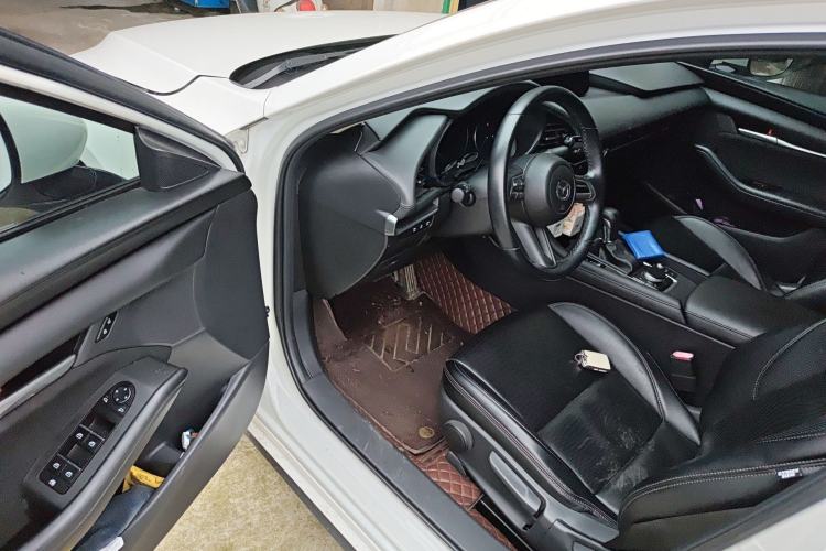 Used Mazda 3 Axela 2020 1.5L Automatic ZhiMei Edition Driver Seat