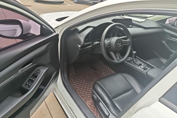 Used Mazda 3 Axela 2020 1.5L Automatic ZhiMei Edition Driver Seat