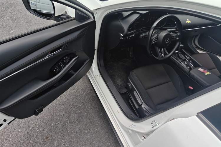 Used Mazda 3 Axela 2020 2.0L Automatic ZhiXuan Edition Driver Seat