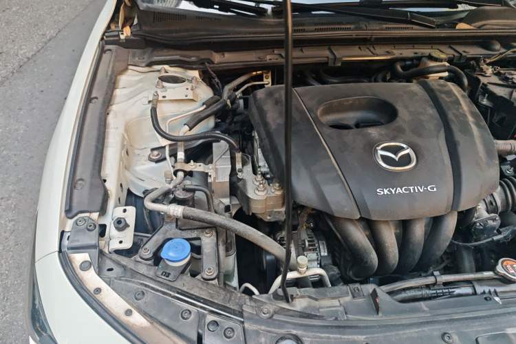 Used Mazda 3 Axela 2020 1.5L Automatic Luxury Version Engine Bay Right