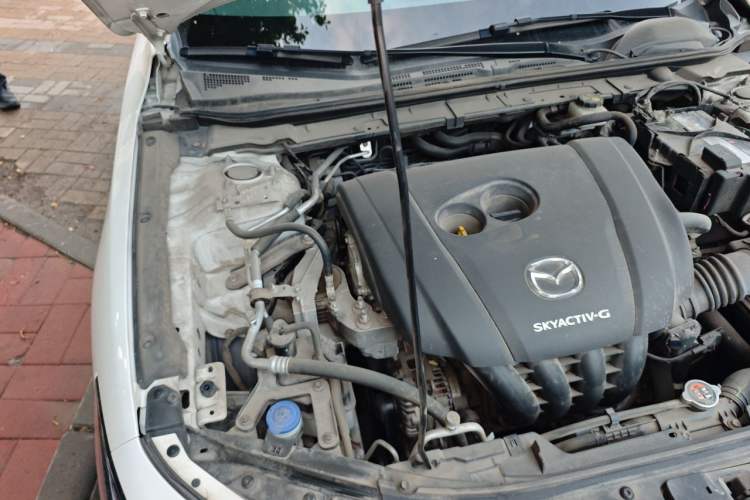 Used Mazda 3 Axela 2020 2.0L Automatic ZhiZun Edition Engine Bay Right