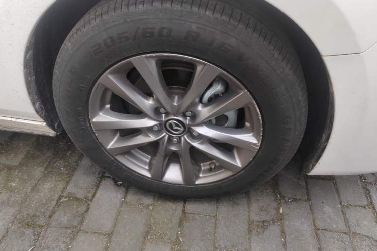 Used Mazda 3 Axela 2020 1.5L Automatic Luxury Version Exterior 1