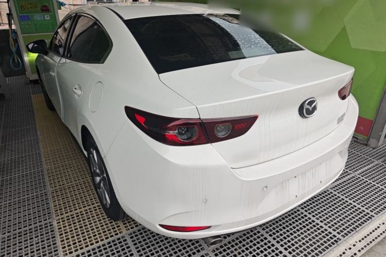 Used Mazda 3 Axela 2020 1.5L Automatic ZhiMei Edition Exterior 2
