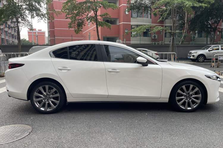 Used Mazda 3 Axela 2020 2.0L Automatic Zhiya Edition Exterior 3