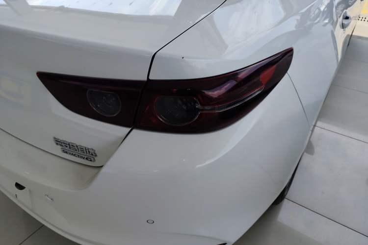 Used Mazda 3 Axela 2020 1.5L Automatic ZhiMei Edition Exterior 3