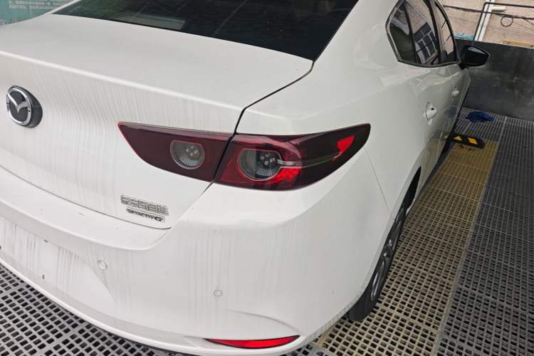 Used Mazda 3 Axela 2020 1.5L Automatic ZhiMei Edition Exterior 3