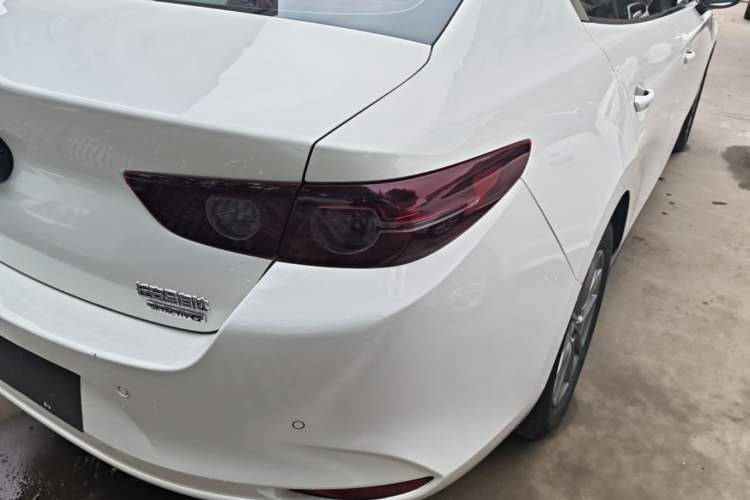 Used Mazda 3 Axela 2020 1.5L Automatic ZhiMei Edition Exterior 3