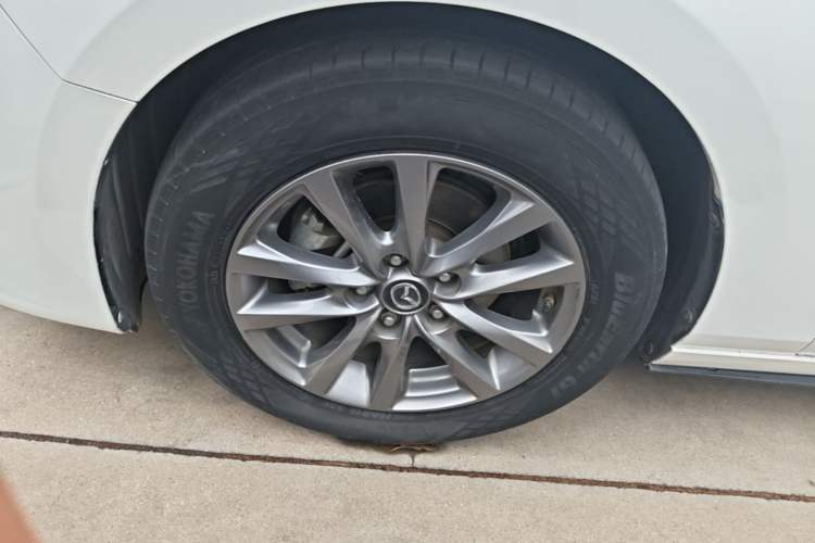 Used Mazda 3 Axela 2020 1.5L Automatic ZhiMei Edition Exterior 4