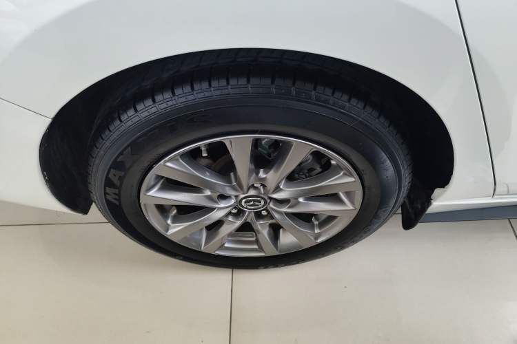 Used Mazda 3 Axela 2020 1.5L Automatic ZhiMei Edition Exterior 5
