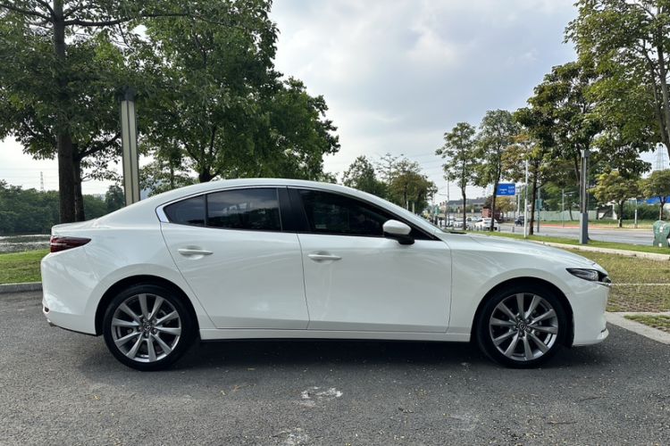 Used Mazda 3 Axela 2020 2.0L Automatic Zhiya Edition Exterior 9