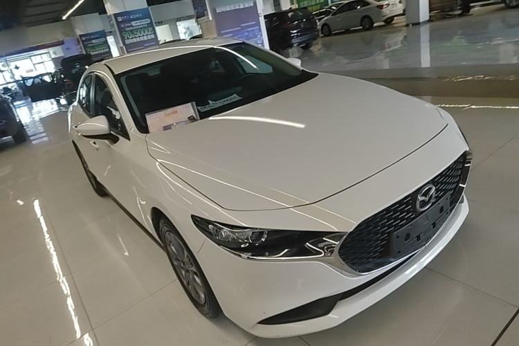 Used Mazda 3 Axela 2020 1.5L Manual ZhiMei Edition Front Right 45 Deg