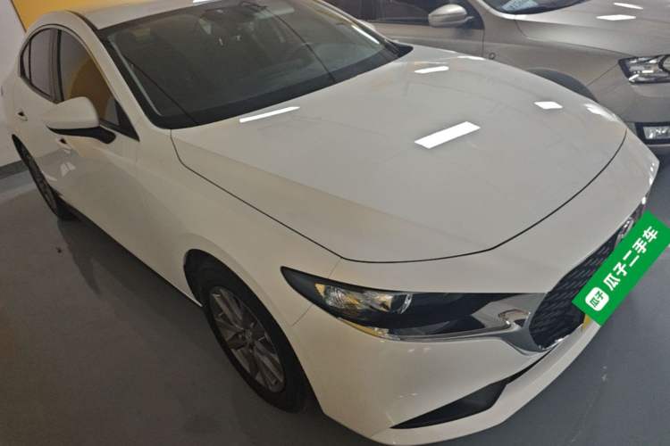 Used Mazda 3 Axela 2020 1.5L Automatic ZhiMei Edition Front Right 45 Deg