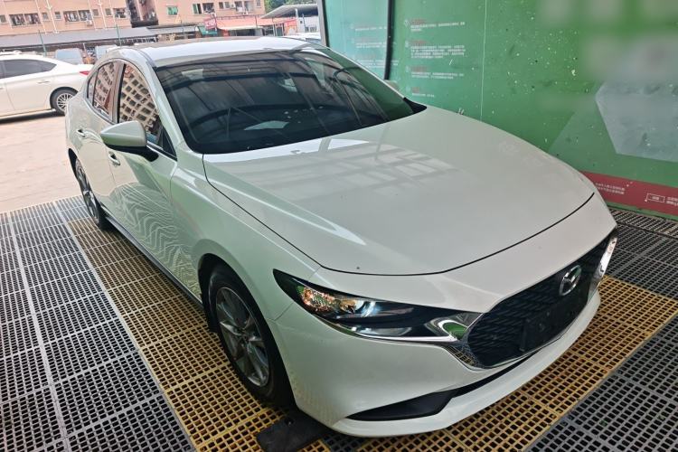 Used Mazda 3 Axela 2020 1.5L Automatic ZhiMei Edition Front Right 45 Deg