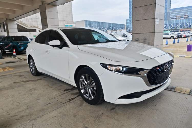 Used Mazda 3 Axela 2020 1.5L Automatic ZhiMei Edition Front Right 45 Deg