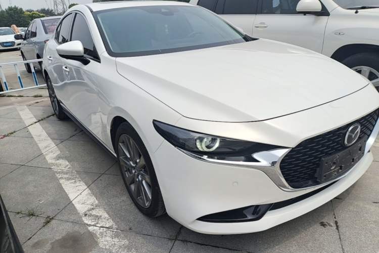 Used Mazda 3 Axela 2020 2.0L Automatic ZhiZun Edition Front Right 45 Deg