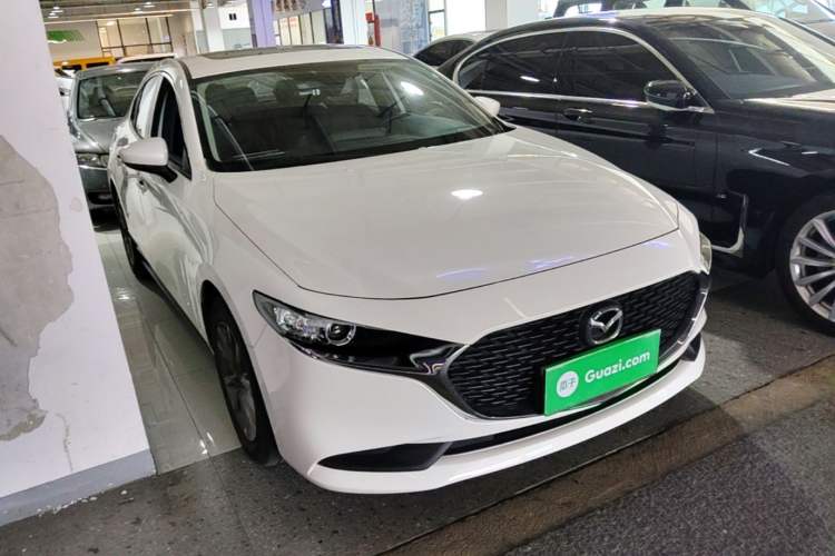 Used Mazda 3 Axela 2020 1.5L Automatic Luxury Version Front Right 45 Deg