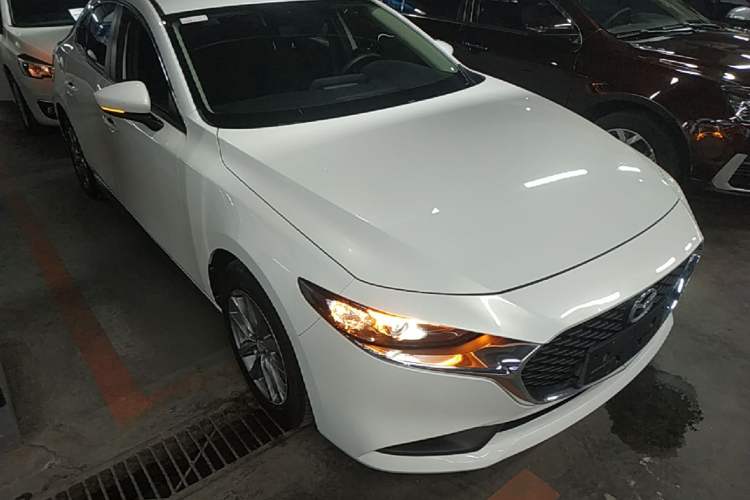 Used Mazda 3 Axela 2020 1.5L Automatic Zhiyue Sunroof Version Front Right 45 Deg