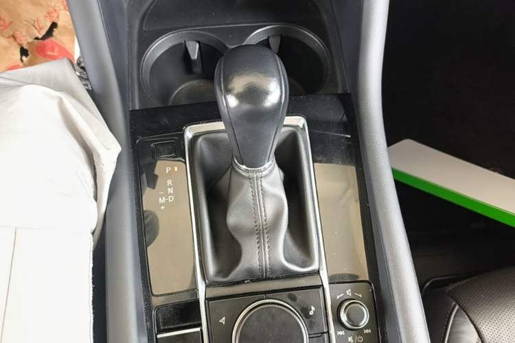 Used Mazda 3 Axela 2020 2.0L Automatic ZhiXuan Edition Gear Lever