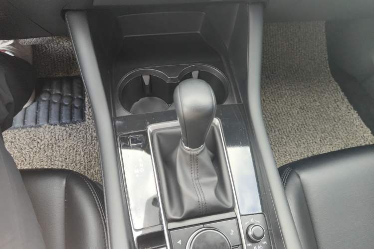 Used Mazda 3 Axela 2020 1.5L Automatic Zhiyue Sunroof Version Gear Lever