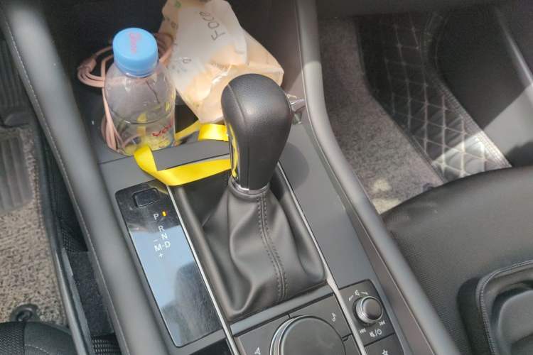 Used Mazda 3 Axela 2020 1.5L Automatic ZhiMei Edition Gear Lever