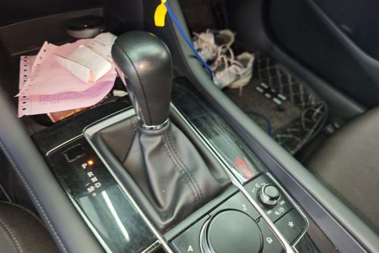 Used Mazda 3 Axela 2020 1.5L Automatic ZhiMei Edition Gear Lever