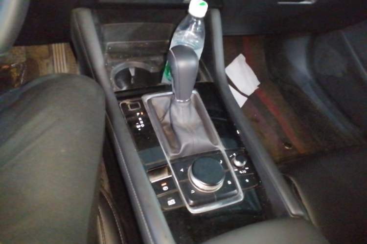 Used Mazda 3 Axela 2020 2.0L Automatic ZhiXuan Edition Gear Lever