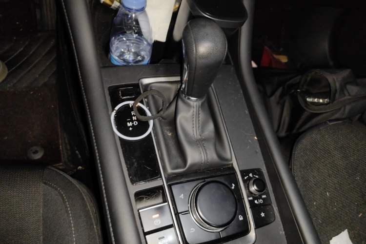 Used Mazda 3 Axela 2020 1.5L Automatic Zhiyue Sunroof Version Gear Lever