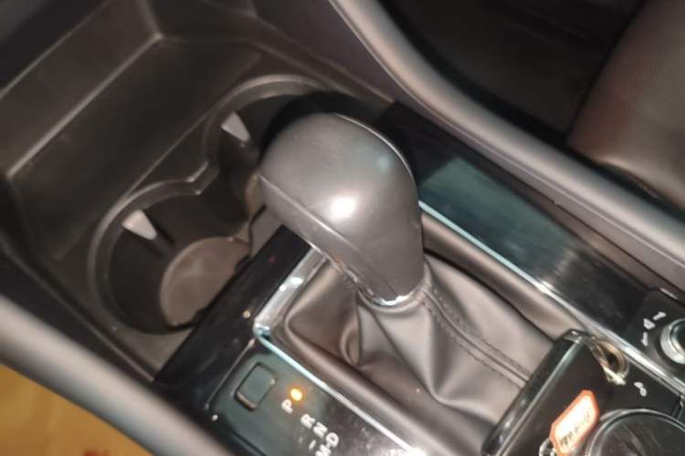 Used Mazda 3 Axela 2020 2.0L Automatic Zhiya Edition Gear Lever