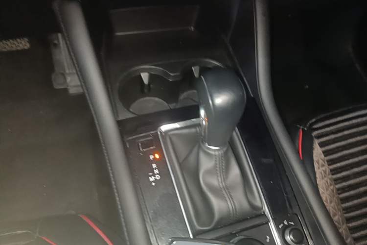 Used Mazda 3 Axela 2020 2.0L Automatic ZhiXuan Edition Gear Lever