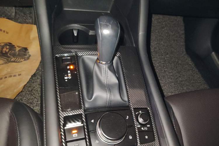 Used Mazda 3 Axela 2020 2.0L Automatic Zhiya Edition Gear Lever