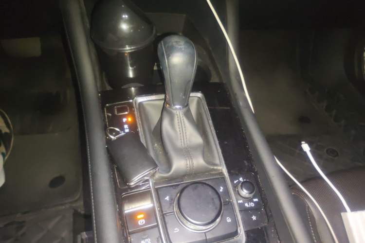 Used Mazda 3 Axela 2020 2.0L Automatic Zhiya Edition Gear Lever