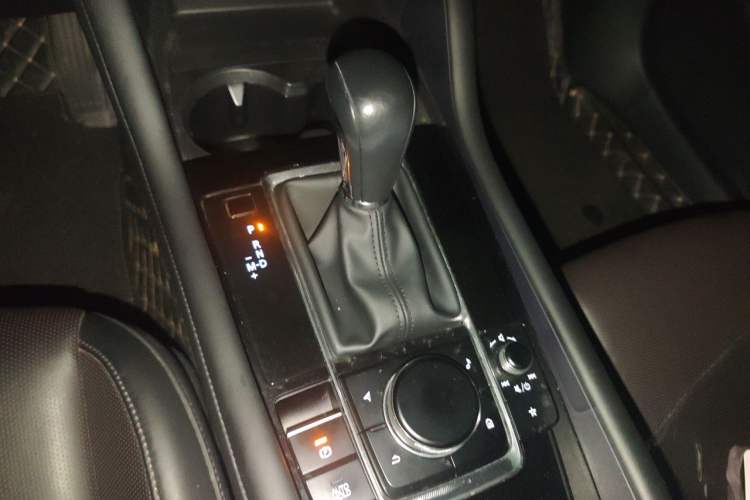 Used Mazda 3 Axela 2020 2.0L Automatic Zhiya Edition Gear Lever