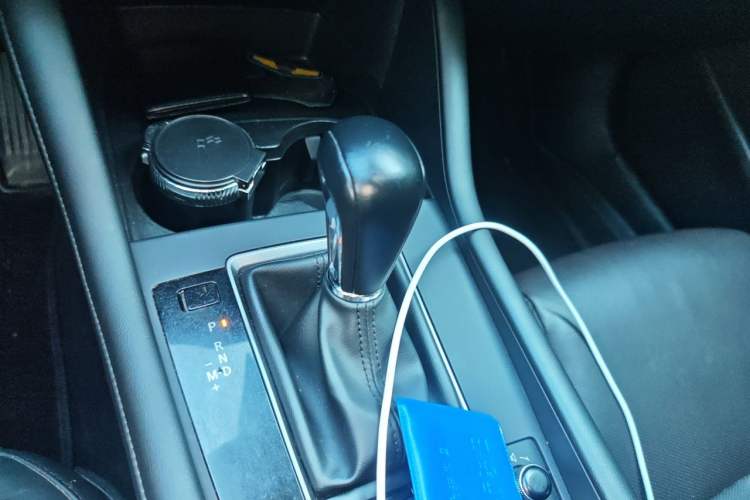 Used Mazda 3 Axela 2020 1.5L Automatic Luxury Version Gear Lever