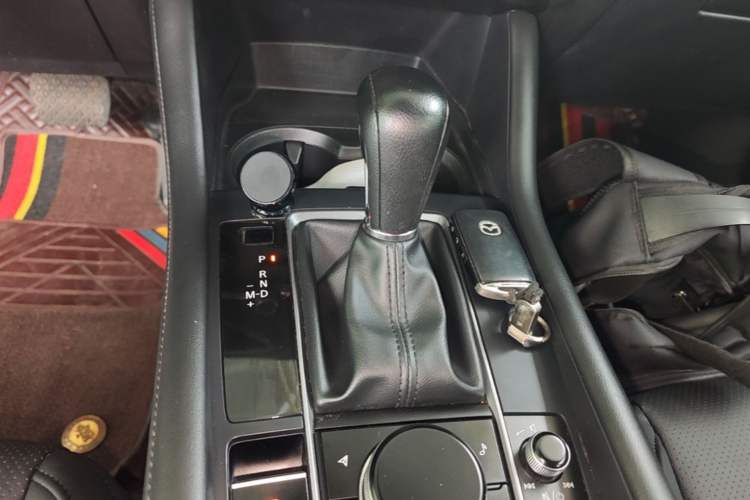 Used Mazda 3 Axela 2020 1.5L Automatic ZhiMei Edition Gear Lever
