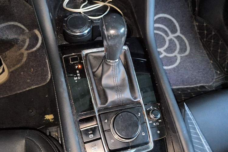 Used Mazda 3 Axela 2020 2.0L Automatic ZhiXuan Edition Gear Lever