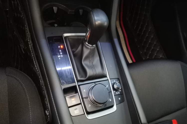 Used Mazda 3 Axela 2020 1.5L Automatic ZhiMei Edition Gear Lever