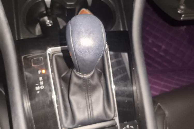 Used Mazda 3 Axela 2020 2.0L Automatic Zhiya Edition Gear Lever