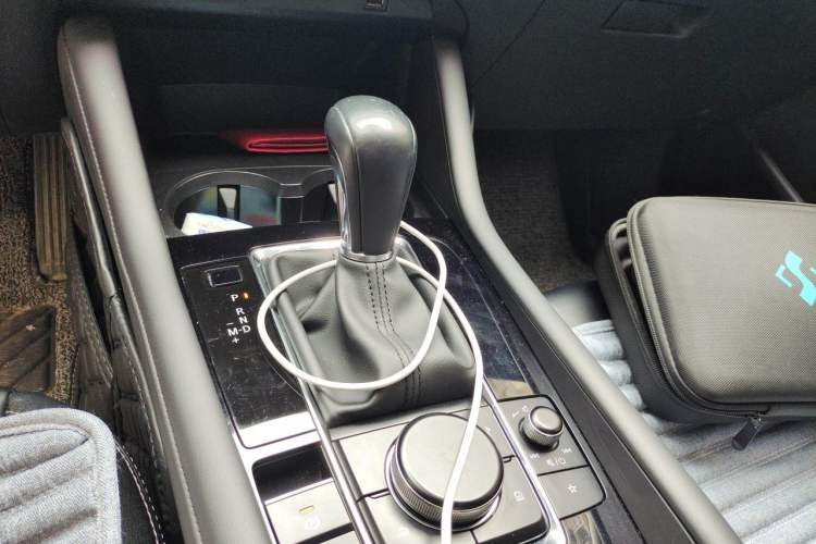 Used Mazda 3 Axela 2020 2.0L Automatic ZhiXuan Edition Gear Lever