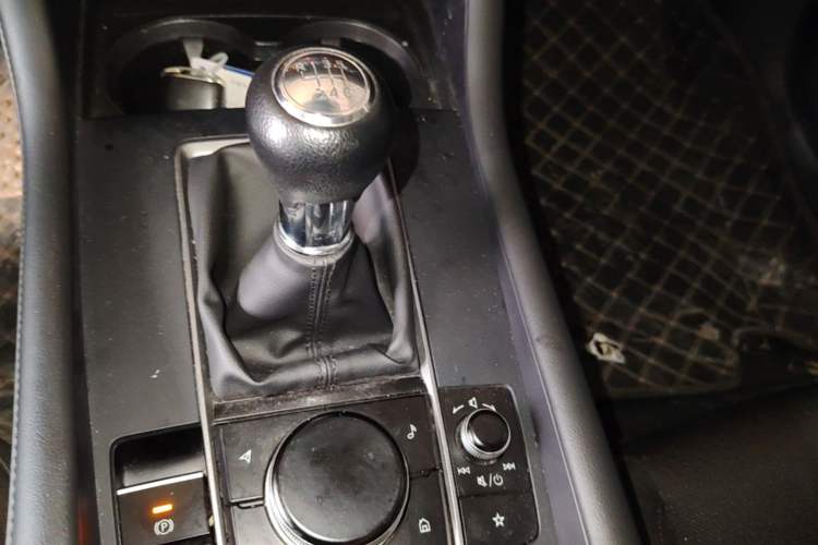 Used Mazda 3 Axela 2020 1.5L Manual ZhiMei Edition Gear Lever