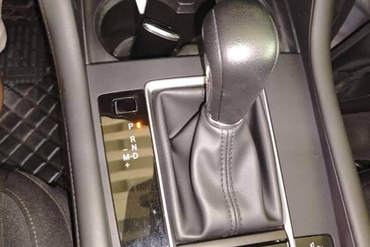 Used Mazda 3 Axela 2020 1.5L Automatic Zhiyue Sunroof Version Gear Lever