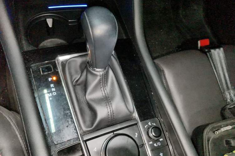 Used Mazda 3 Axela 2020 2.0L Automatic Zhiya Edition Gear Lever