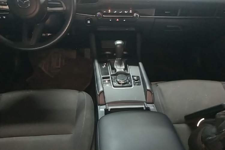 Used Mazda 3 Axela 2020 1.5L Automatic Zhiyue Sunroof Version Gear Lever